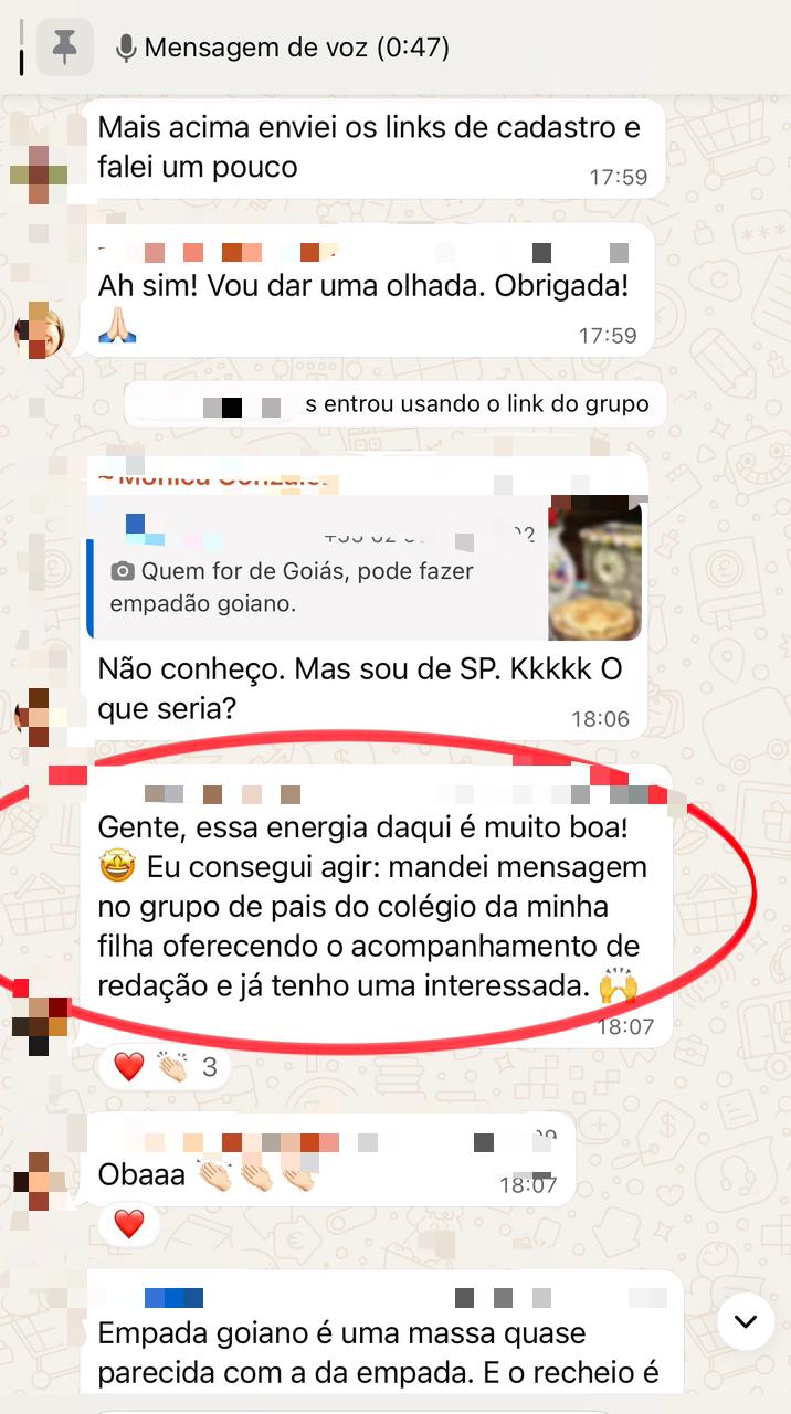 Mensagem no grupo: aluna ofereceu acompanhamento de redação no grupo de pais do colégio e já conseguiu uma interessada